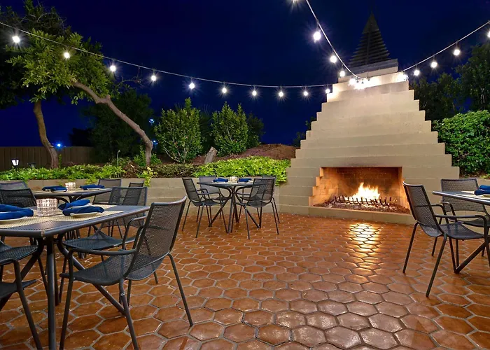 Doubletree By Hilton Phoenix-