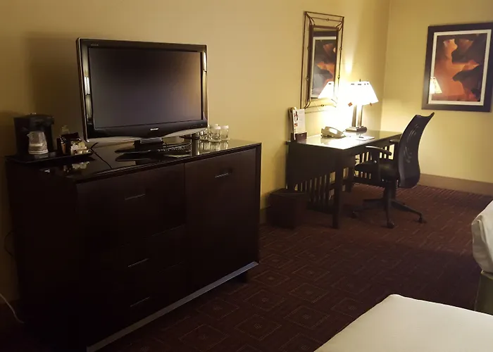 Doubletree By Hilton Phoenix-